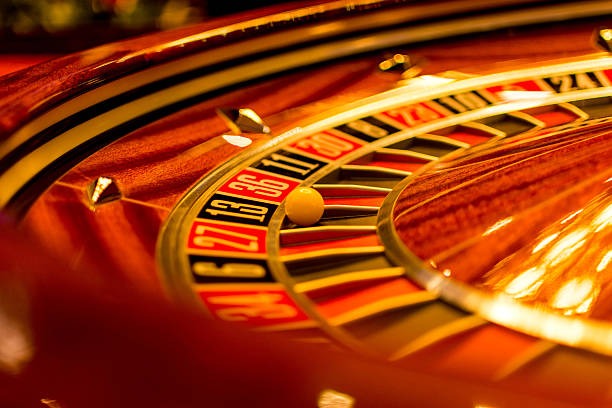 elangspin mobile app interface showing sportsbook and live casino options