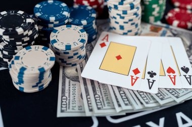 Live Three Card Poker dealer table on elangspin with card layout